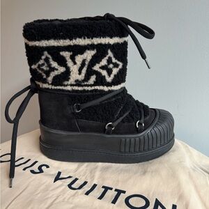 Louis Vuitton Sherpa winter boots